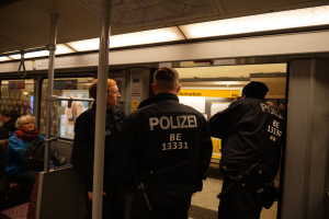 Nach 'Witz': Mann schlägt Polizisten ins Gesicht am Mainzer Hauptbahnhof