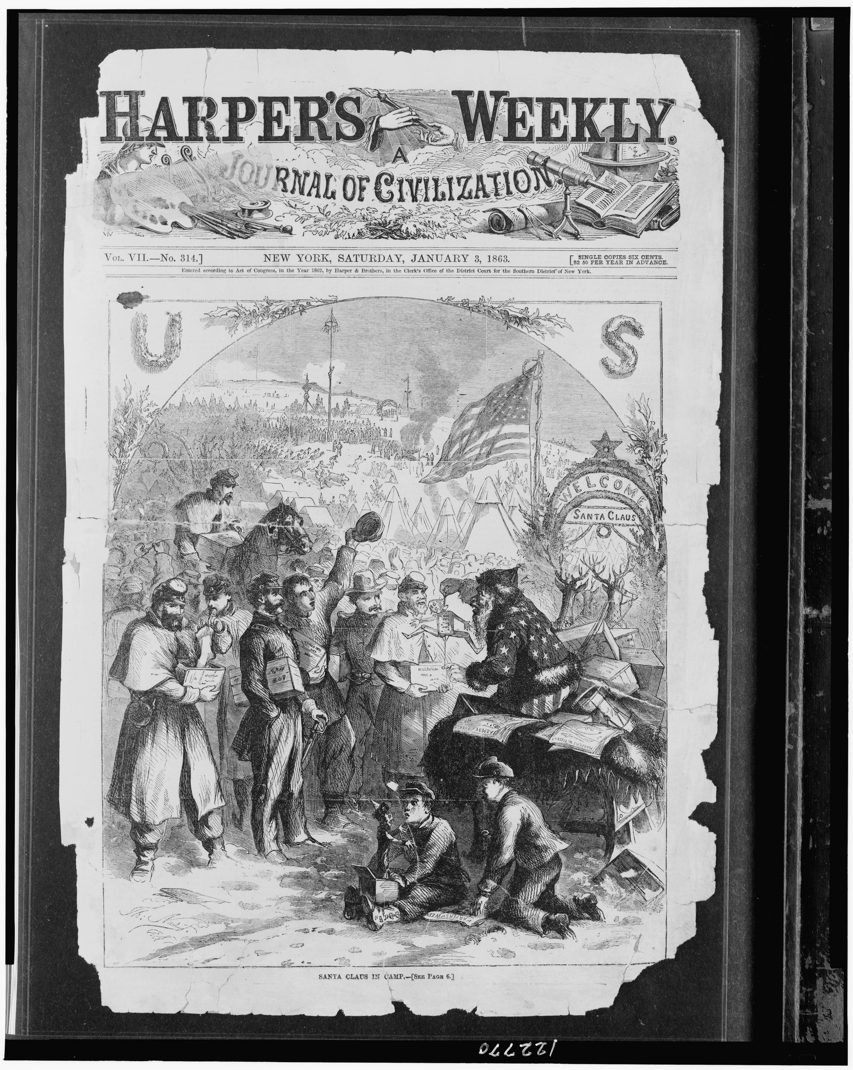 Schwarzes und weißes Foto von Menschen, die um eine Zeitung mit der Überschrift 'Harper's Weekly Journal of Civilization' versammelt sind, wobei einige Personen die Zeitung lesen oder darüber diskutieren.