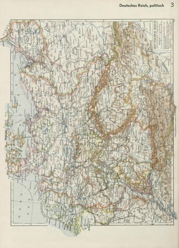 Eine Karte von Deutschland aus dem 19. Jahrhundert, die seine politischen Teilungen zeigt, auf altem Papier mit Text über und unter der Karte gedruckt.