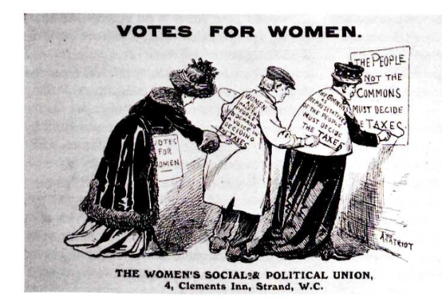Drei Frauen in traditioneller Kleidung halten ein Papier mit der Aufschrift "Stimmen für Frauen: Die Women's Social & Political Union" gegen einen hellblauen Himmel mit weißen Wolken.