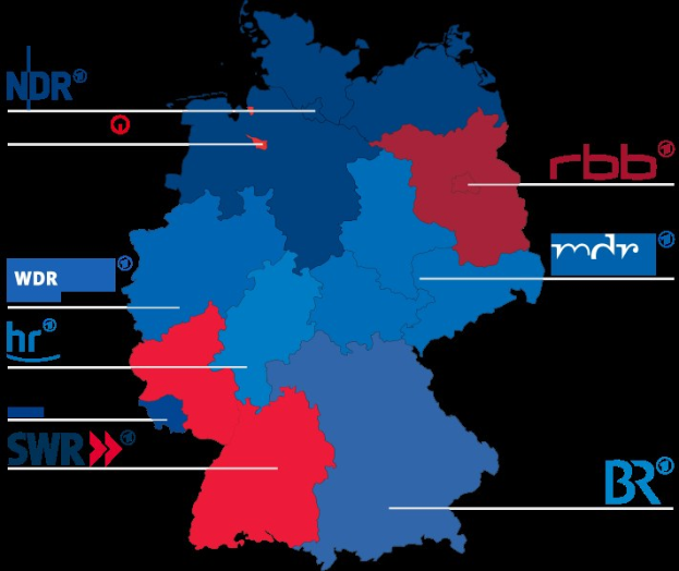 Eine Karte von Deutschland mit Provinzen, die in Rot und Blau hervorgehoben sind, um die Ergebnisse der Wahl von 2016 zu zeigen, einschließlich der Namen der Kandidaten und des Wahldatums.